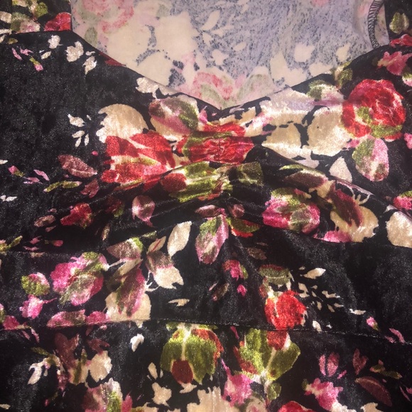 Urban outfitters flowered velvet dress - Picture 4 of 5